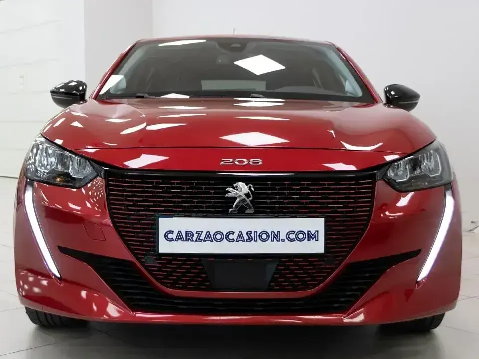 Usado Peugeot e-208 Allure 100 kW (136 CV) 2022 Rojo Utilitario