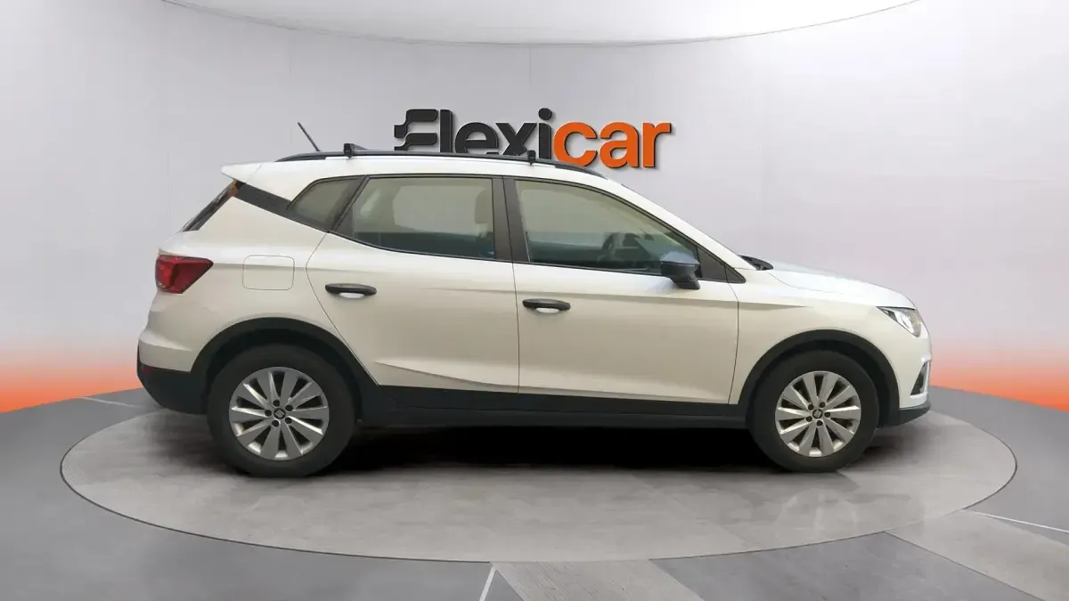 Usado Seat Arona Style 90 CV (66 kW) 2020 Blanco SUV