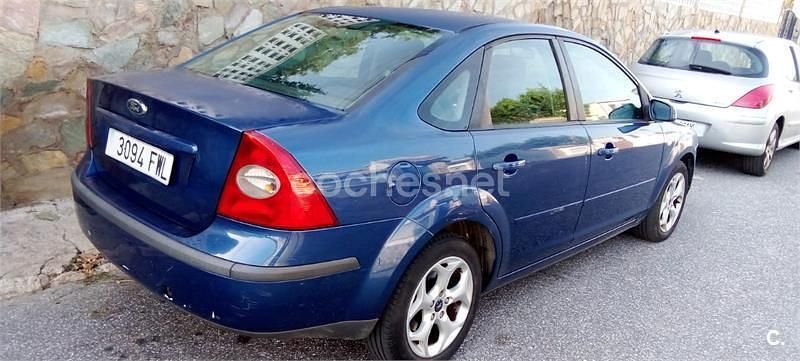 Usado Ford Focus Titanium 115 CV (84 kW) 2008 Azul Berlina