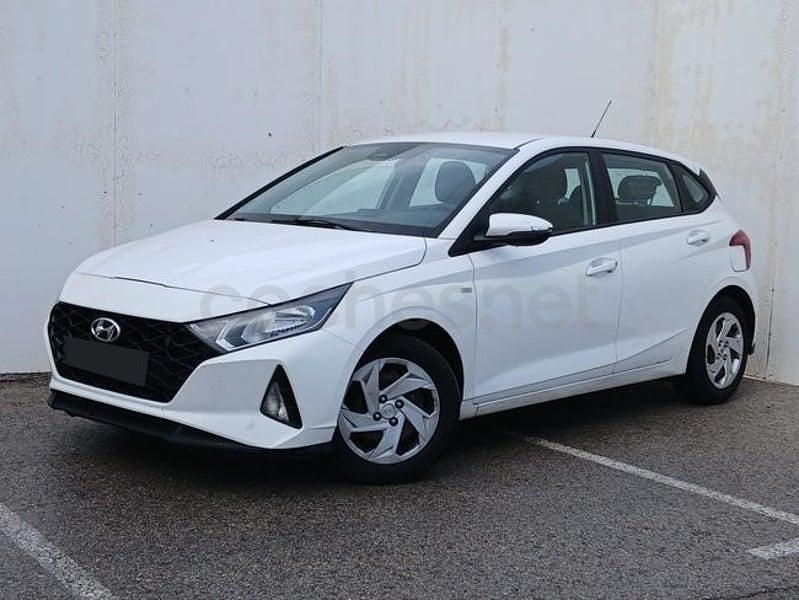 Usado Hyundai i20 100 CV (73 kW) 2021 Blanco Utilitario