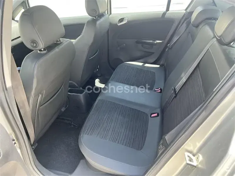 Usado Opel Corsa Selective 100 CV (73 kW) 2014 Gris / plata Utilitario