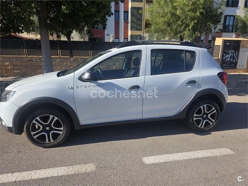 Usado Dacia Sandero Stepway 90 CV (66 kW) 2017 Blanco Berlina