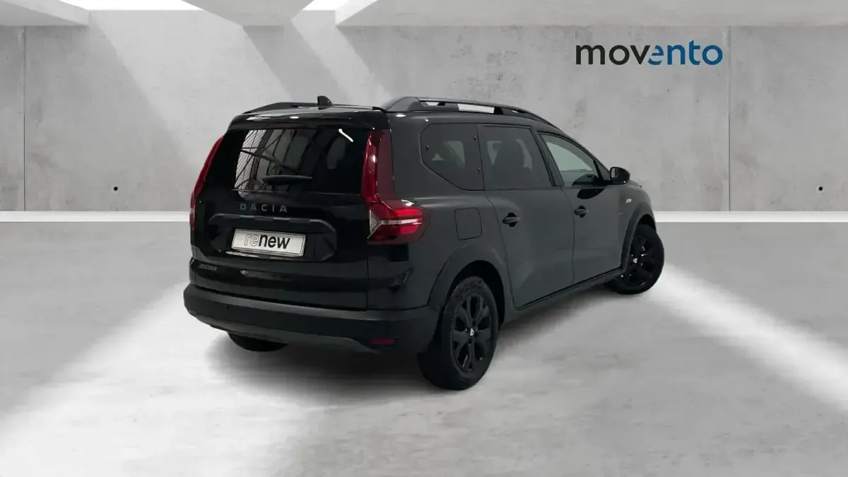 Usado Dacia Jogger Extreme 100 CV (73 kW) 2022 Negro Monovolumen