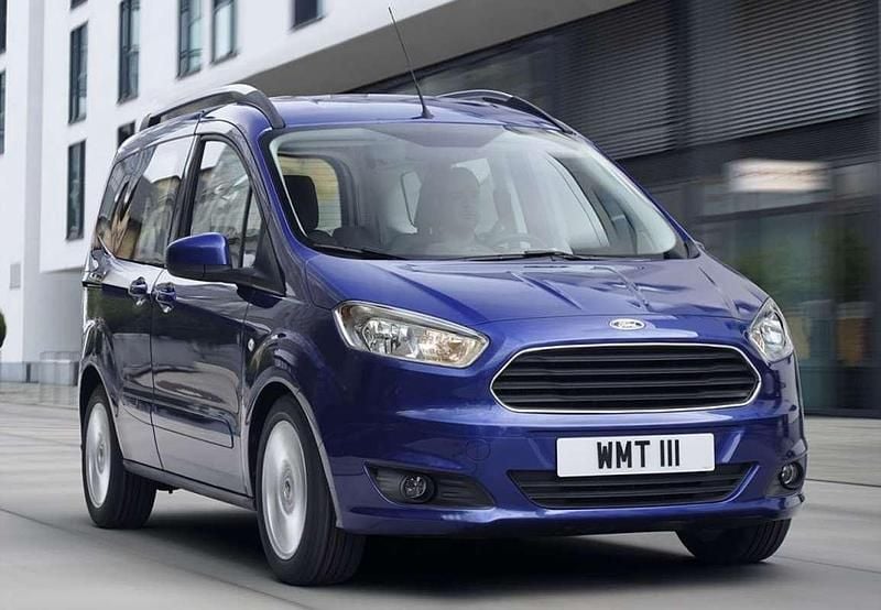 Rojo Usado 2019 Ford Tourneo Courier Sport Monovolumen | 12.173 € (Buen precio) - Imagen 1/4