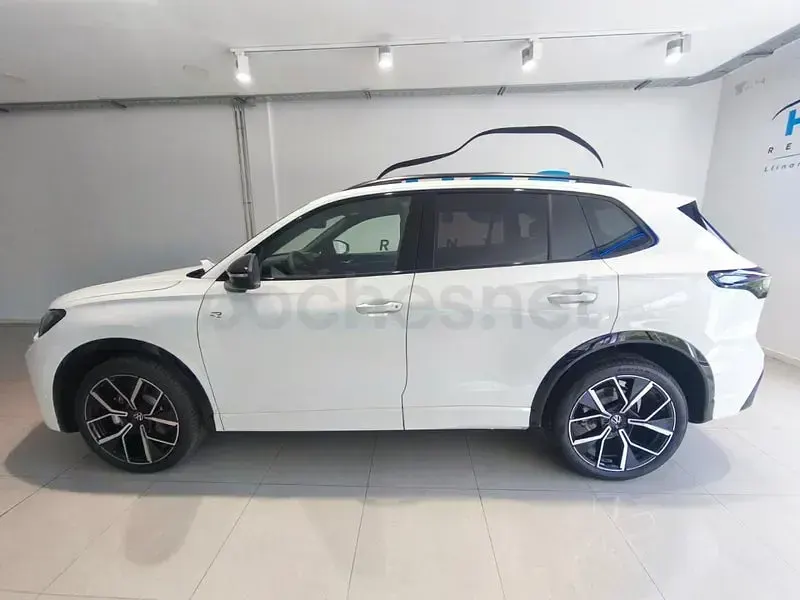 Usado VW Tiguan R-line 150 CV (110 kW) 2026 Blanco SUV