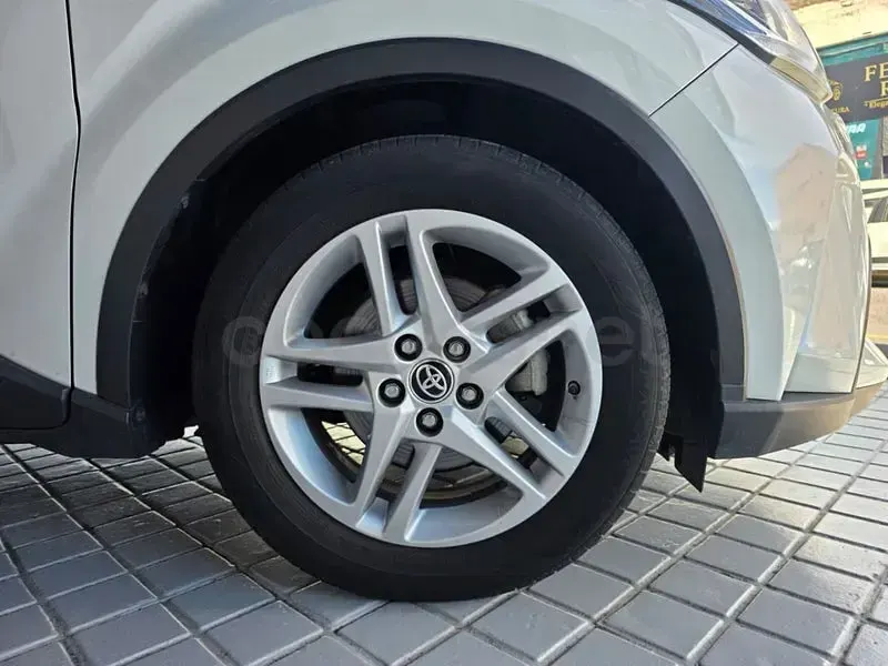 Usado Toyota C-HR Advance 122 CV (89 kW) 2022 Blanco SUV