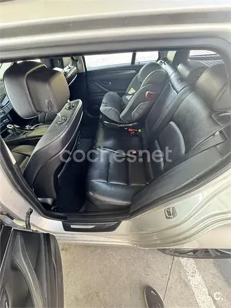 Usado BMW 520 177 CV (130 kW) 2011 Gris / plata Familiar