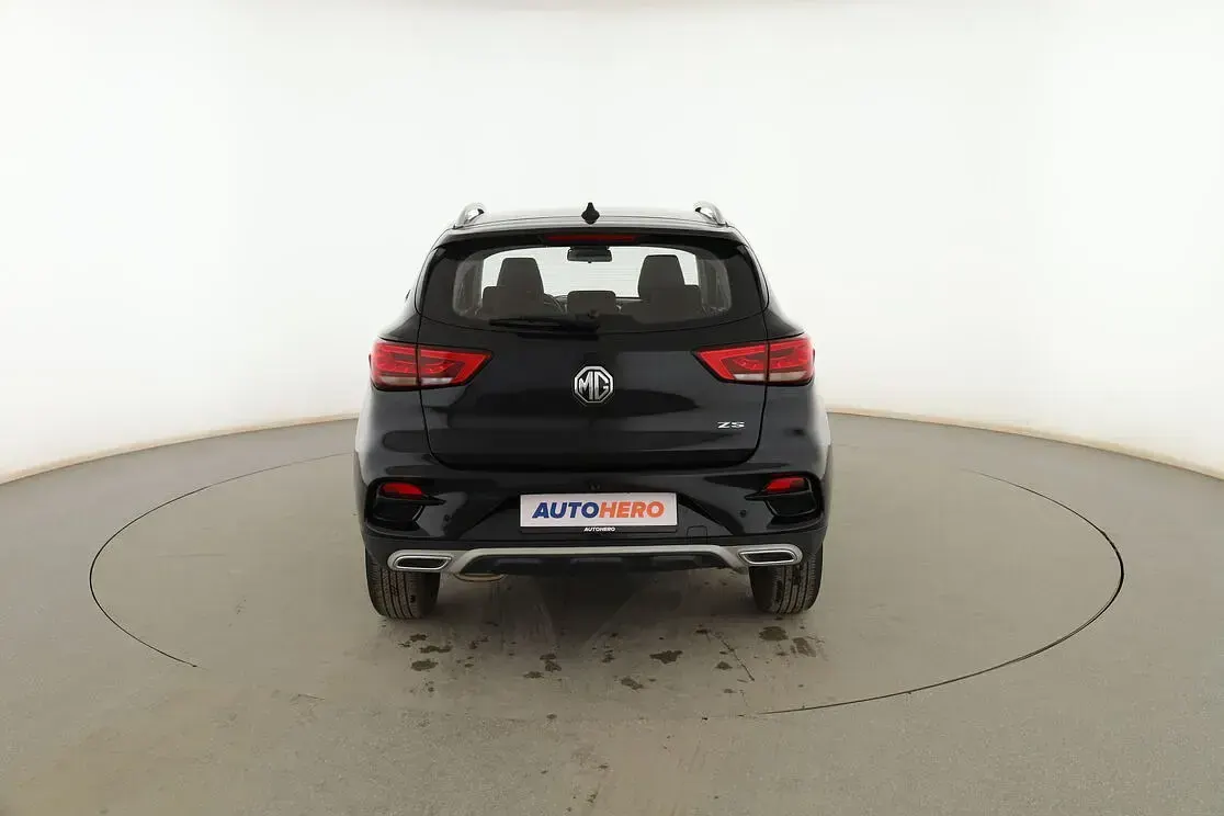 Usado MG ZS Comfort 106 CV (77 kW) 2023 Negro SUV