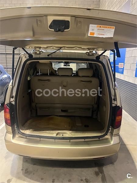 Usado Ssangyong (KGM) Rodius Limited 165 CV (121 kW) 2012 Amarillo Monovolumen