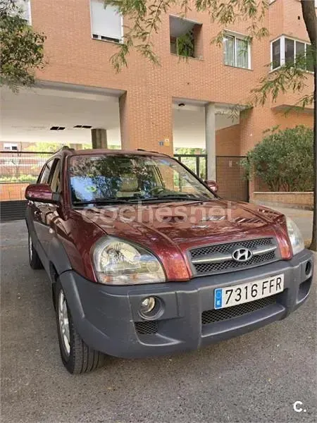 Usado Hyundai Tucson Comfort 140 CV (102 kW) 2006 Rojo SUV