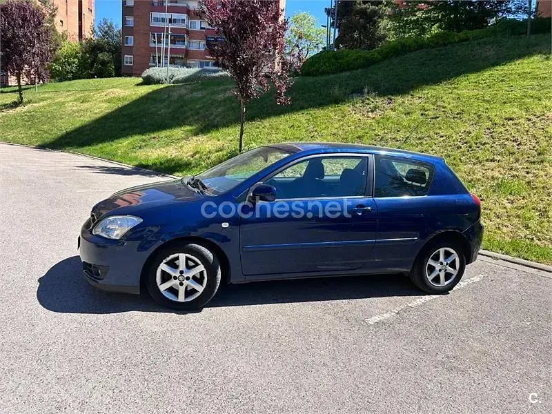 Usado Toyota Corolla Sol 116 CV (85 kW) 2004 Azul Berlina