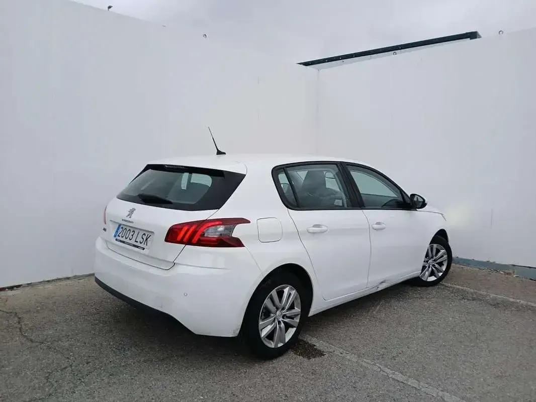 Usado Peugeot 308 Allure 131 CV (96 kW) 2021 Blanco Utilitario