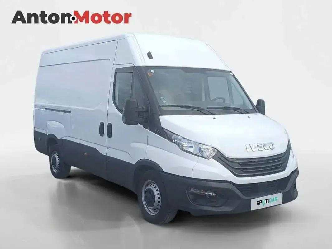 Usado Iveco Daily 158 CV (116 kW) 2023 Blanco Van