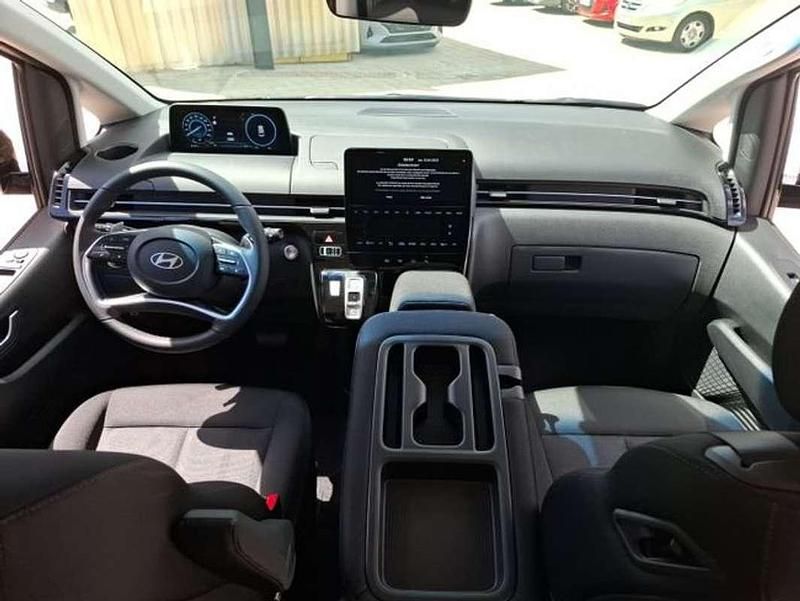 Nuevo Hyundai Staria 227 CV (166 kW) 2025 Negro Monovolumen