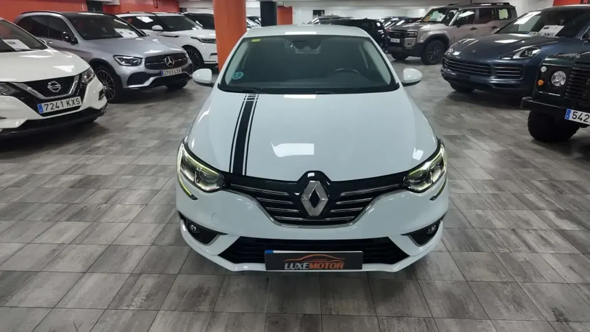 Usado Renault Mégane IV Zen 132 CV (97 kW) 2018 Blanco Utilitario