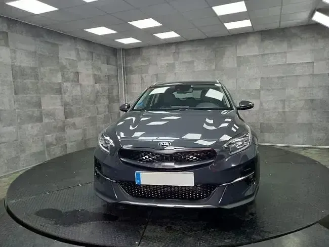 Usado Kia XCeed 141 CV (103 kW) 2021 Gris SUV