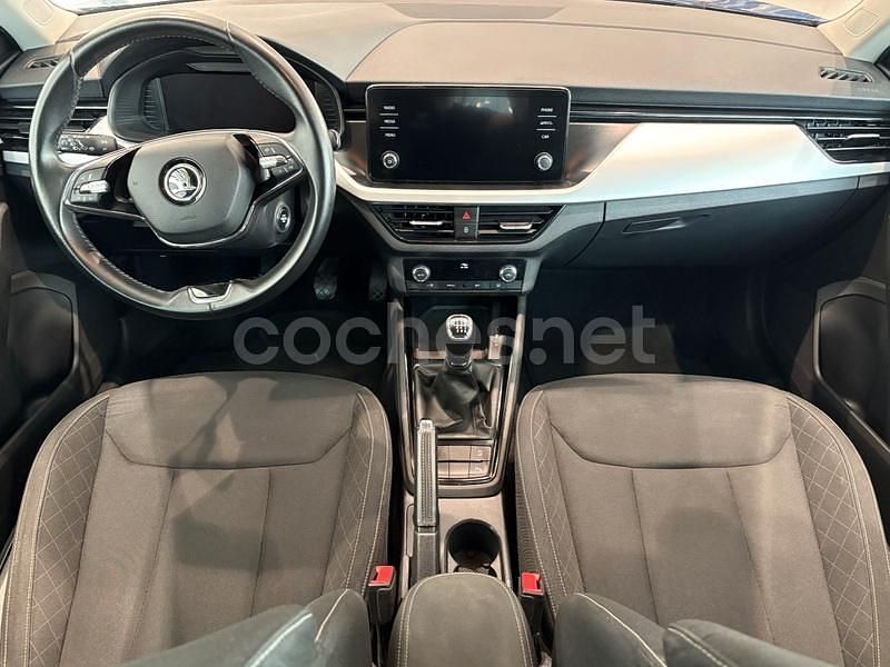 Usado Skoda Kamiq 110 CV (80 kW) 2022 Azul SUV