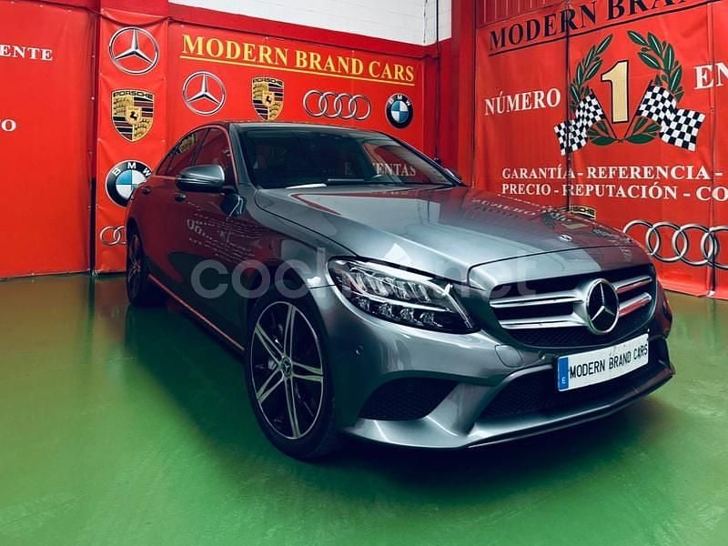 Usado Mercedes C300e 306 CV (225 kW) 2021 Gris / plata Berlina
