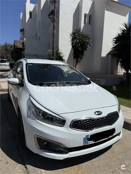 Usado Kia Ceed Plus 100 CV (73 kW) 2017 Blanco Utilitario