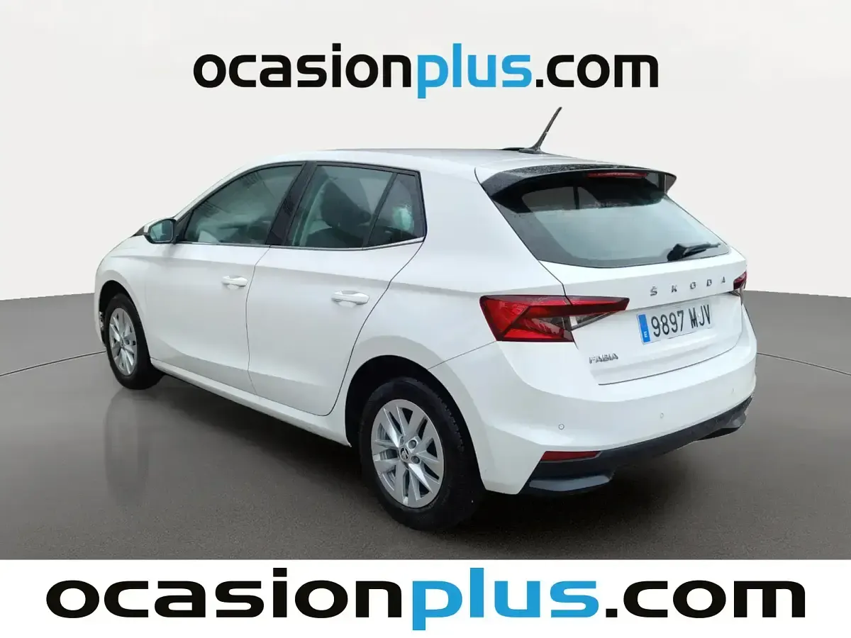 Usado Skoda Fabia Ambition 95 CV (69 kW) 2023 Blanco Berlina