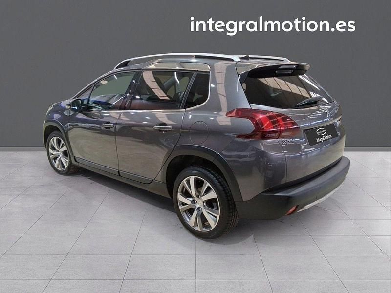 Usado Peugeot 2008 Allure 110 CV (80 kW) 2016 Gris SUV