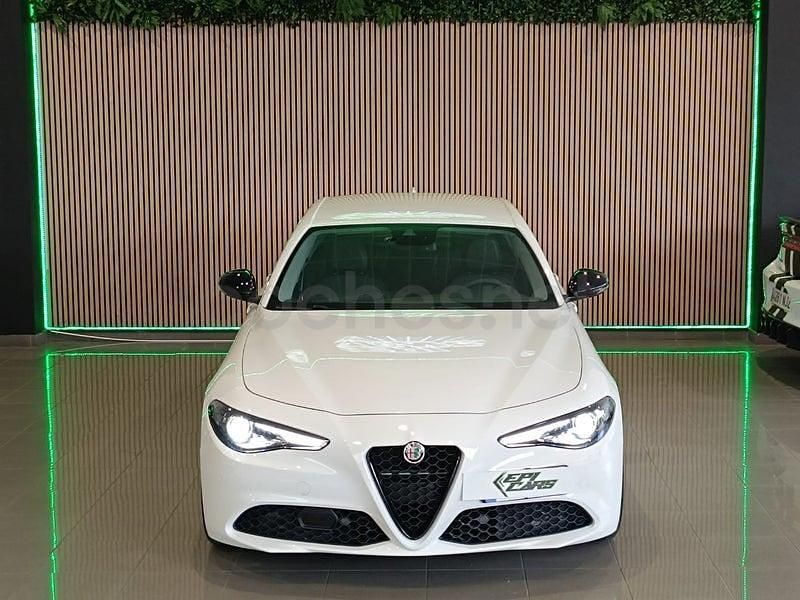 Usado Alfa Romeo Giulia Super 180 CV (132 kW) 2016 Blanco Berlina
