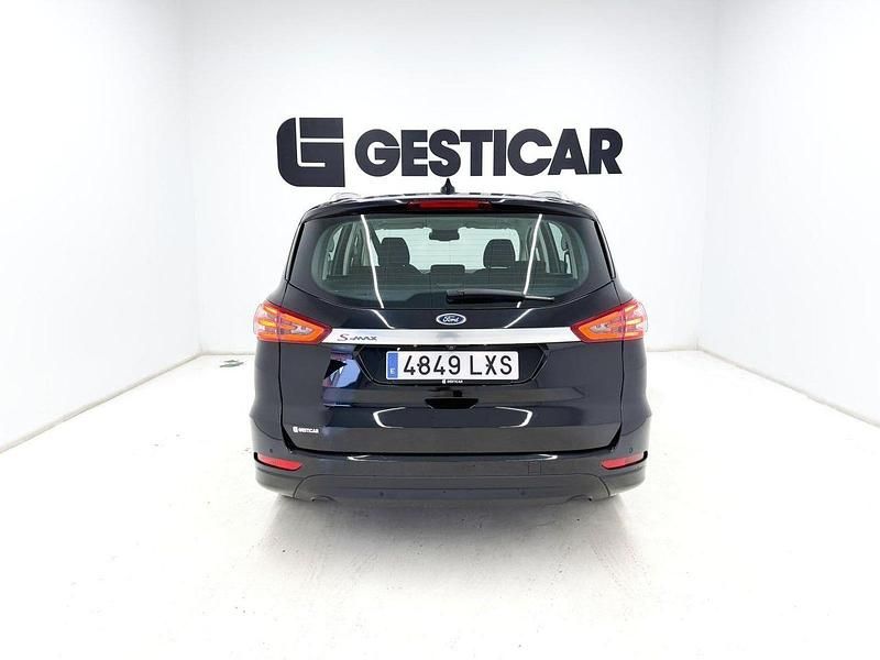 Usado Ford S-MAX Titanium 150 CV (110 kW) 2022 Negro Monovolumen