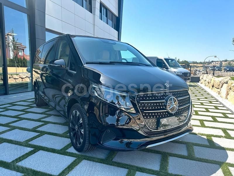 Negro Usado 2024 Mercedes V220 Avantgarde Monovolumen | 78.000 € - Imagen 1/4