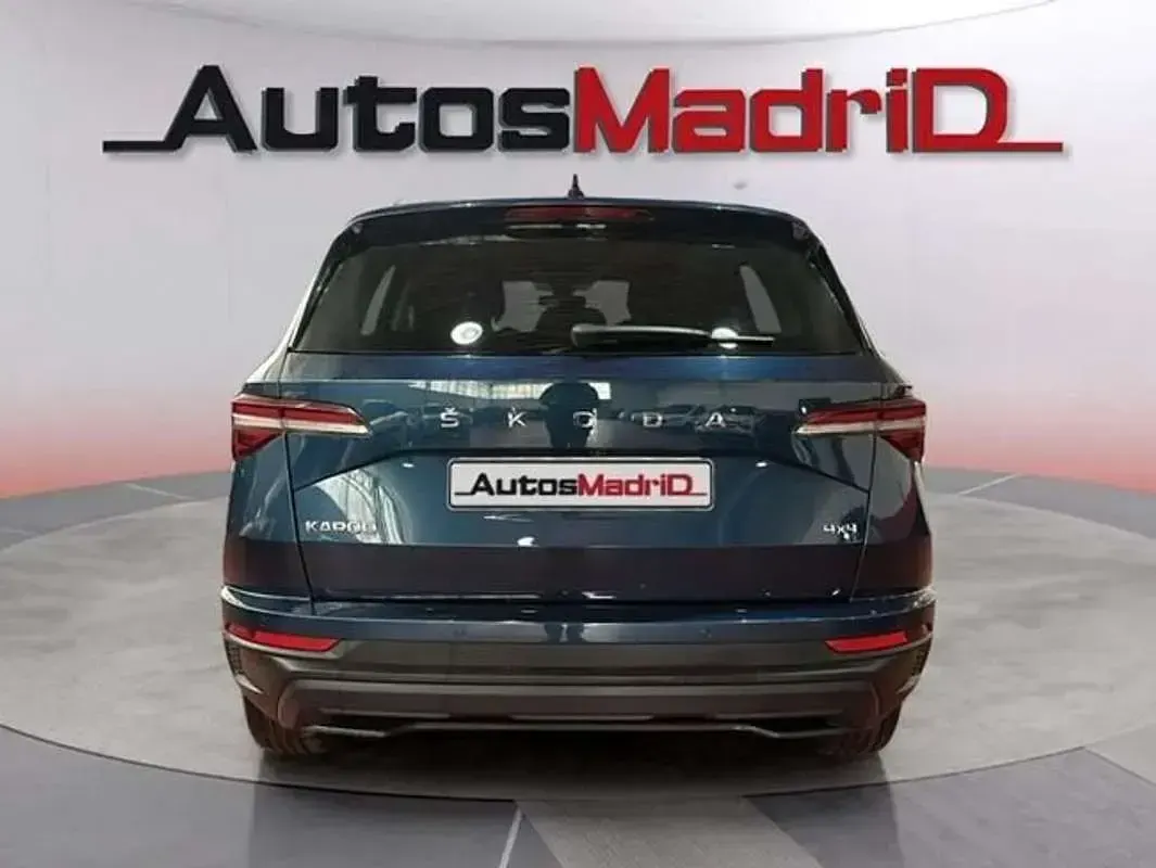 Usado Skoda Karoq Style 150 CV (110 kW) 2022 Azul SUV