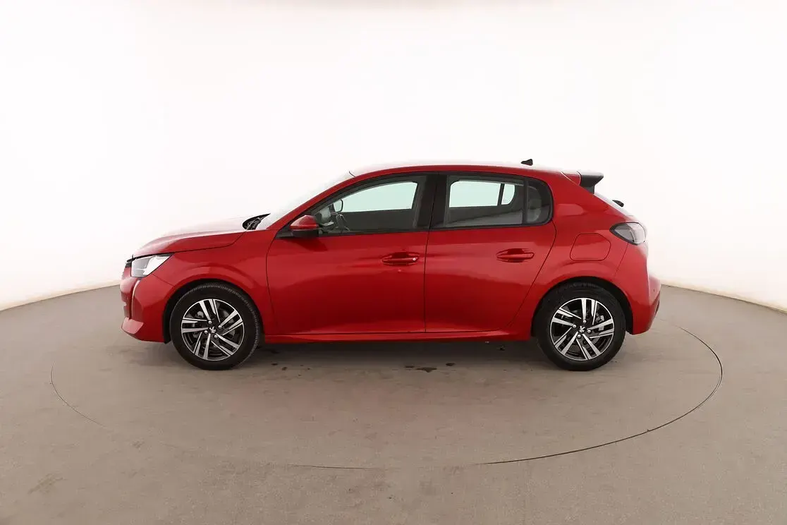 Usado Peugeot 208 Allure 101 CV (74 kW) 2019 Rojo Utilitario