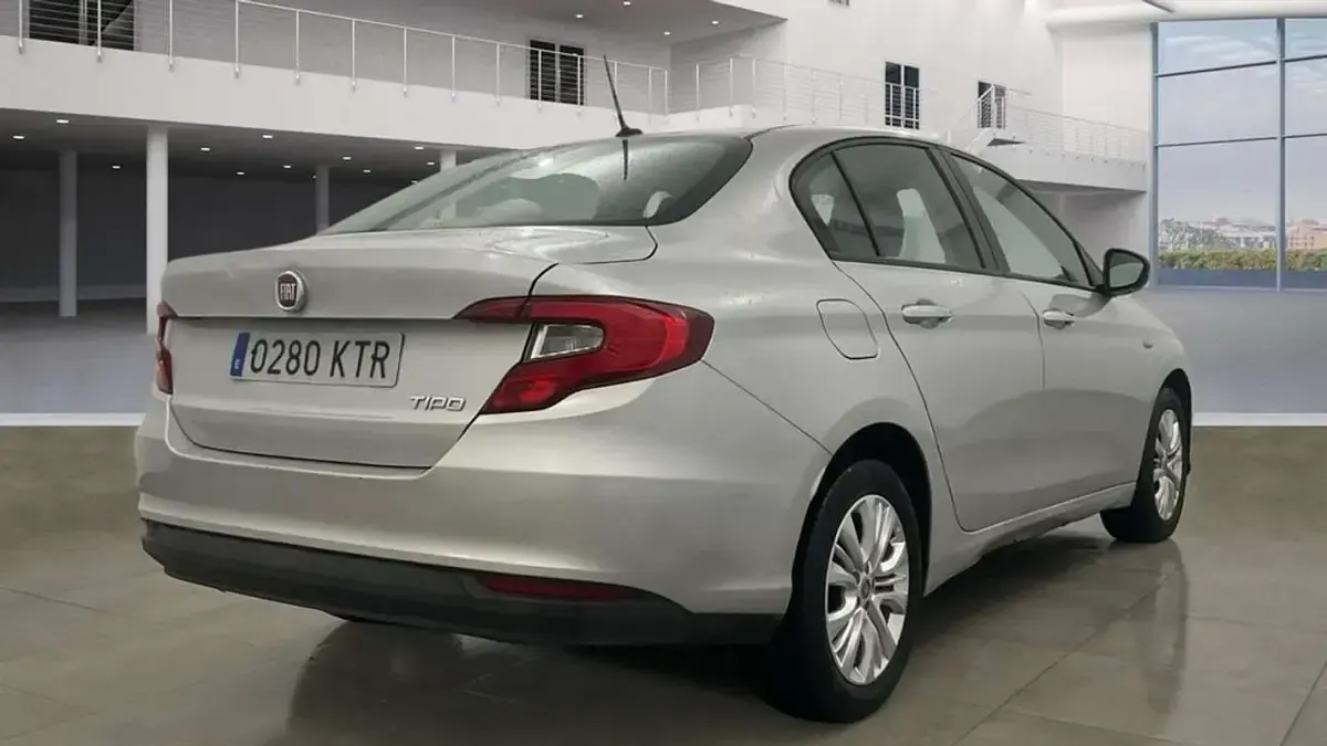 Usado Fiat Tipo Street 95 CV (69 kW) 2019 Gris Berlina