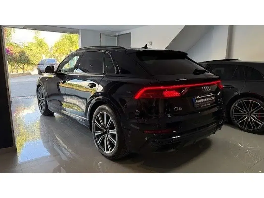 Begagnad Audi Q8 S-Line 340 HK (250 kW) 2021 Svart SUV