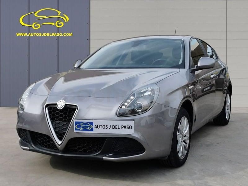 Usado Alfa Romeo Giulietta 120 CV (88 kW) 2021 Gris / plata Berlina