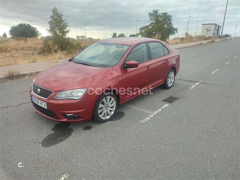Usado Seat Toledo Style 105 CV (77 kW) 2013 Rojo Utilitario