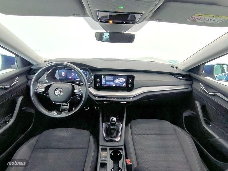 Usado Skoda Octavia Ambition 150 HP (110 kW) 2022 Azul Sedan