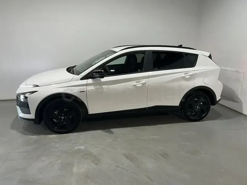 Nuevo Hyundai Bayon Blackline 90 CV (66 kW) 2026 Blanco SUV