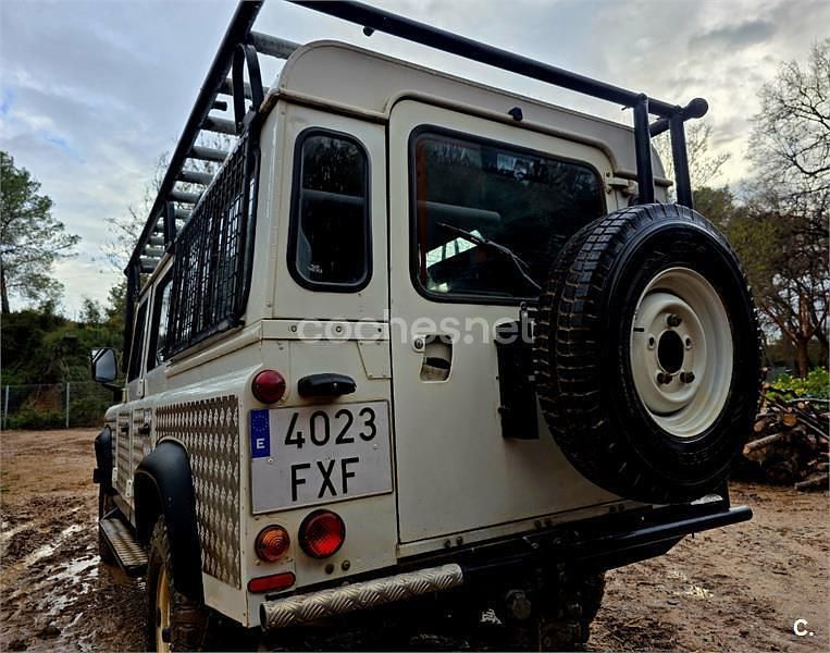 Usado Land Rover Defender S 122 CV (89 kW) 2007 Blanco Familiar