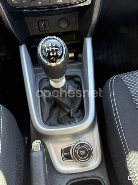 Usado Suzuki Vitara GLX 120 CV (88 kW) 2015 Gris / plata SUV