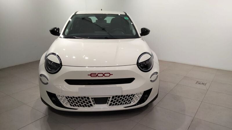 Usado Fiat 600E Red 114 kW (156 CV) 2024 Blanco