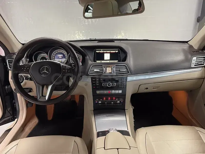 Usado Mercedes E250 204 CV (150 kW) 2013 Gris / plata Coupe