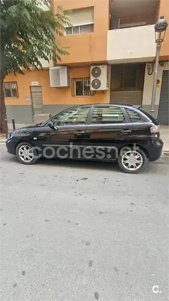 Usado Seat Ibiza Reference 85 CV (62 kW) 2008 Negro Berlina