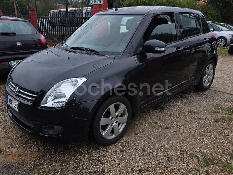 Usado Suzuki Swift GLX 92 CV (67 kW) 2010 Negro Berlina