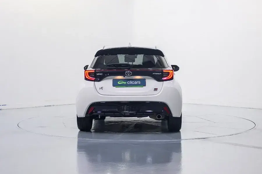 Usado Toyota Yaris Hybrid Sport 116 CV (85 kW) 2022