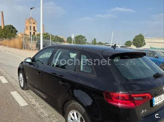 Usado Audi A3 110 CV (80 kW) 2015 Negro Berlina