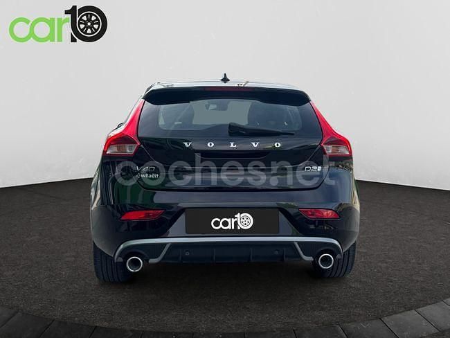 Usado Volvo V40 R-Design Momentum 120 CV (88 kW) 2019 Negro Berlina