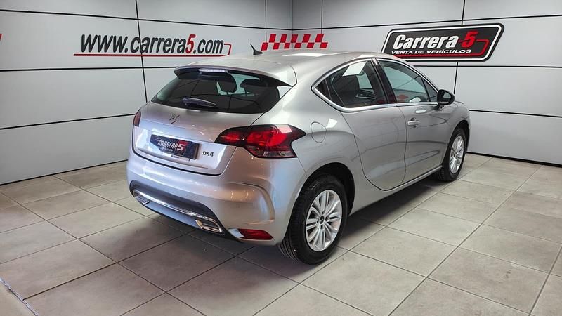 Usado DS Automobiles DS4 100 CV (73 kW) 2017 Gris Berlina