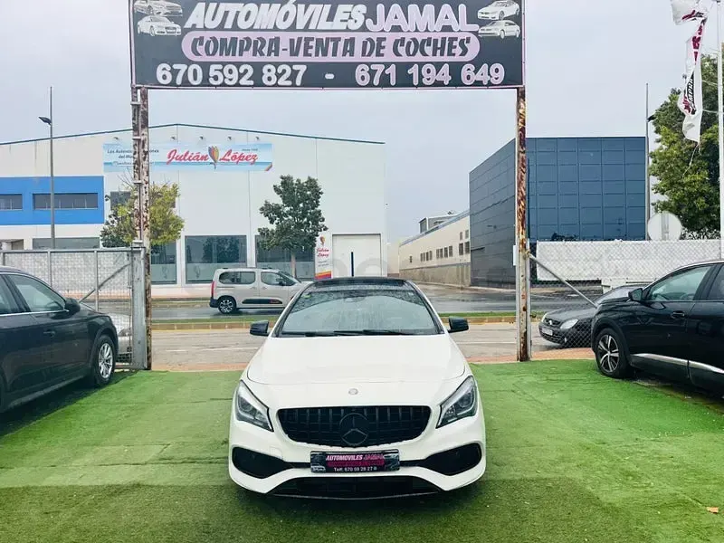 Usado Mercedes CLA200 136 CV (100 kW) 2017 Blanco Berlina