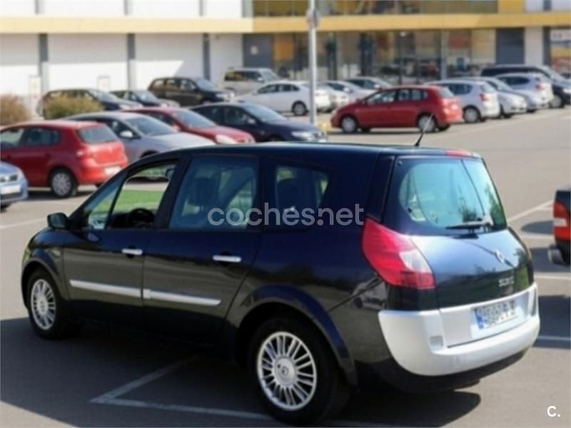 Usado Renault Grand Scénic II Dynamique 130 CV (95 kW) 2008 Negro Monovolumen