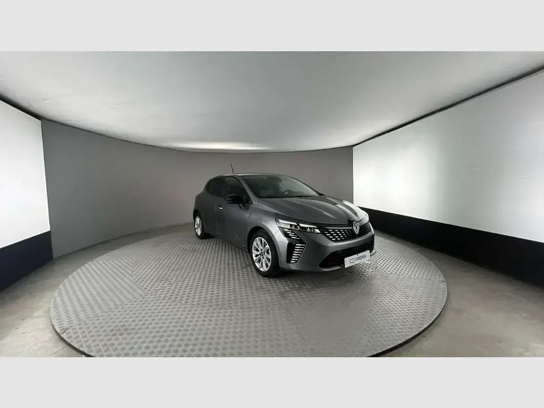 Usado Renault Clio Evolution 101 CV (74 kW) 2025 Gris Utilitario