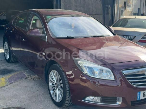 Usado Opel Insignia Excellence 160 CV (117 kW) 2013 Granate Berlina